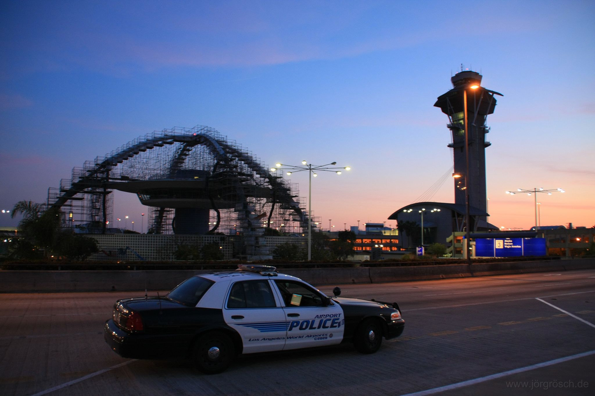 20090326-lax.jpg - LAX