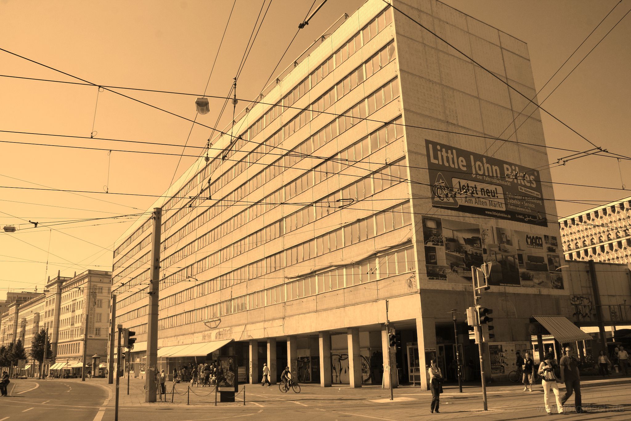 20090502-1-magdeburg.jpg - Den Sozialismus "in-seim-Lauf" hält keine Macht der Welt nicht auf - Magdeburg 1989