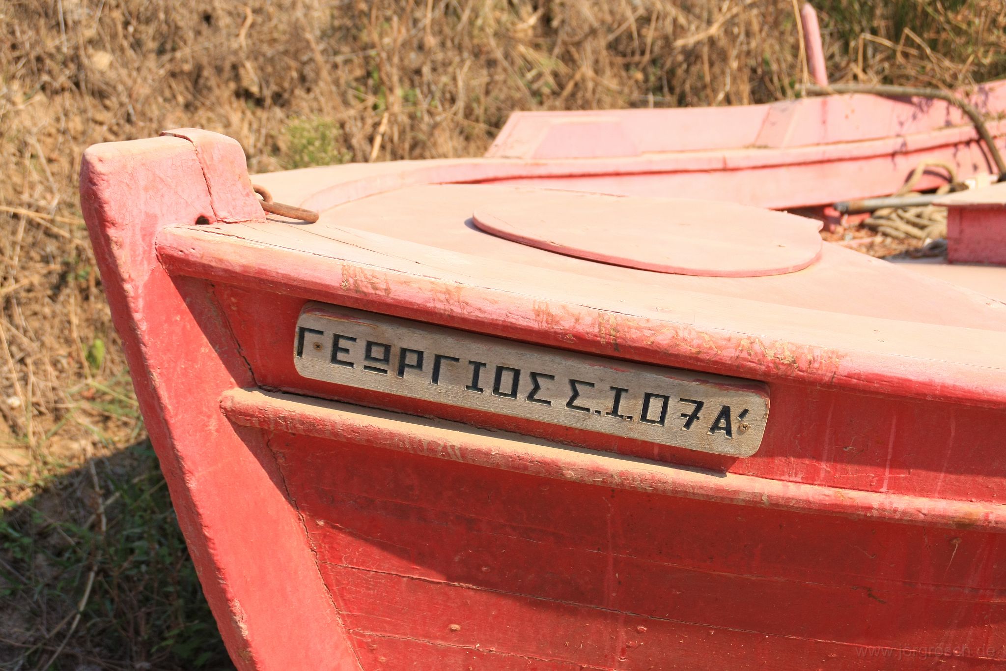 20111007-rotesboot.jpg - Boot in Ouranoupoli/Ουρανούπολη