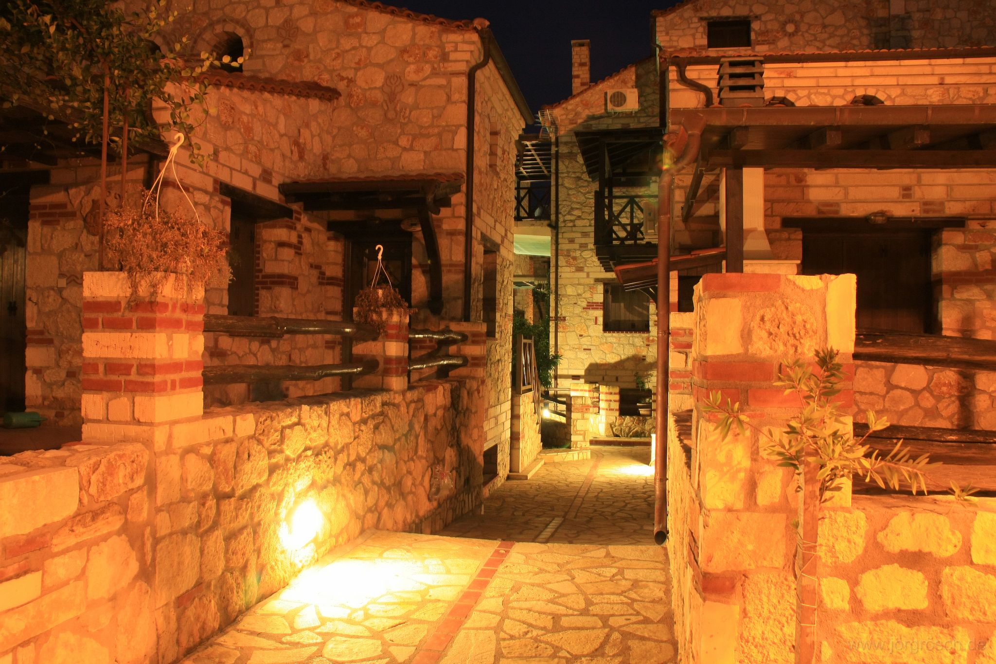 20111012-steinhaus.JPG - Steinhäuser in Pskoudia/Ψακούδια