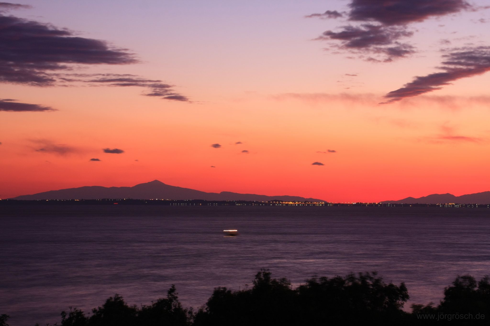 20111017-olymp.jpg - Blick auf den Olymp/Όλυμπος (2917 m) bei Sonnenuntergang
