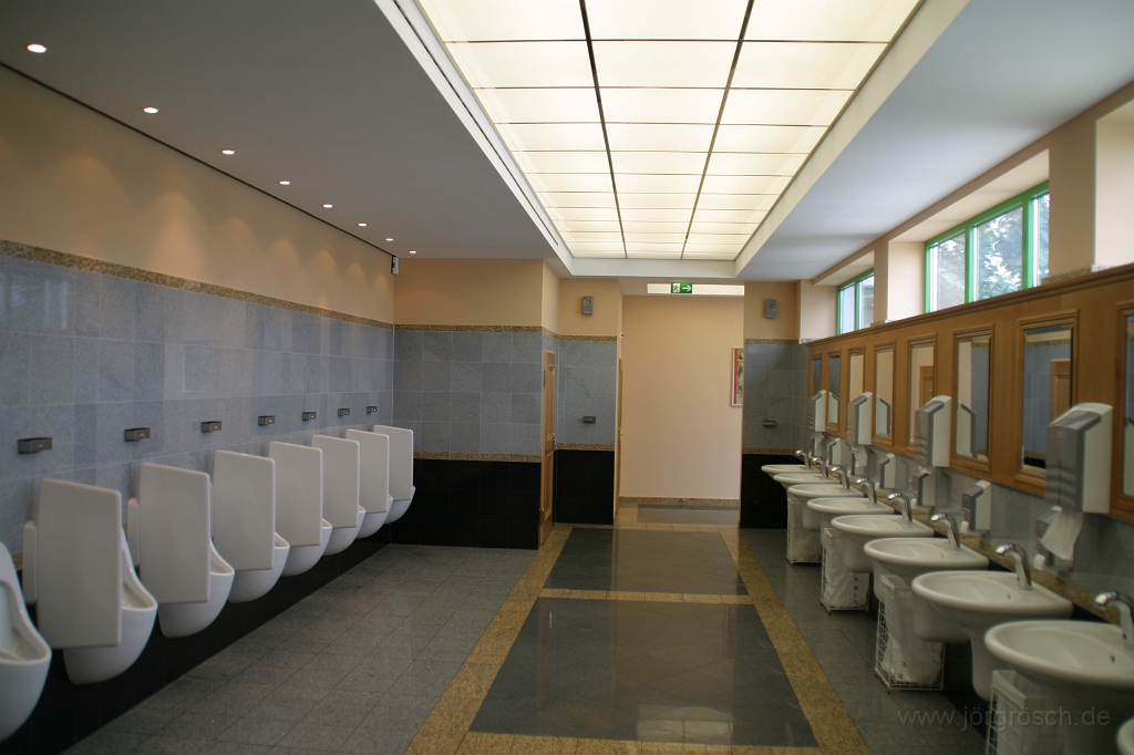 w-men-06.jpg - Urinwelten, Prater, Wien